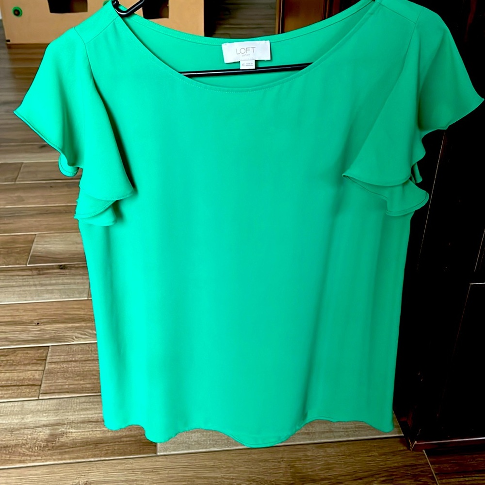 Loft flutter sleeve blouse